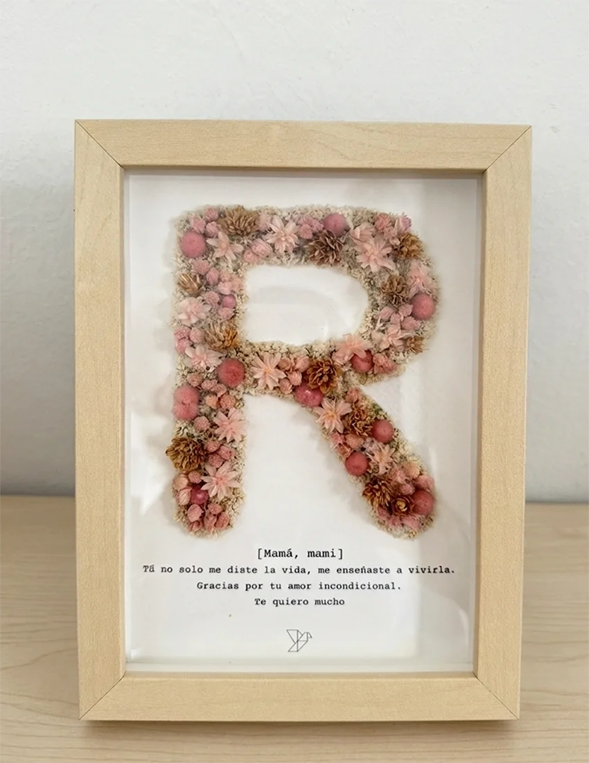 Inicial Preservada "Mamá"